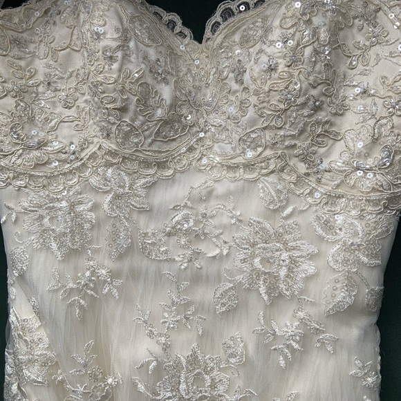 NWT Alfred Sung Ivory Lace wedding gown - Picture 4 of 8